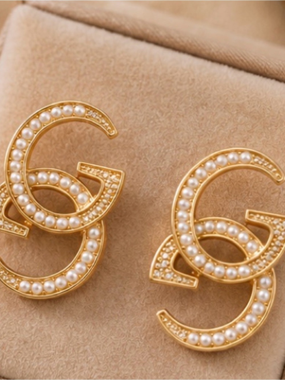 Luxe Gold and Pearl Interlocking G Earrings